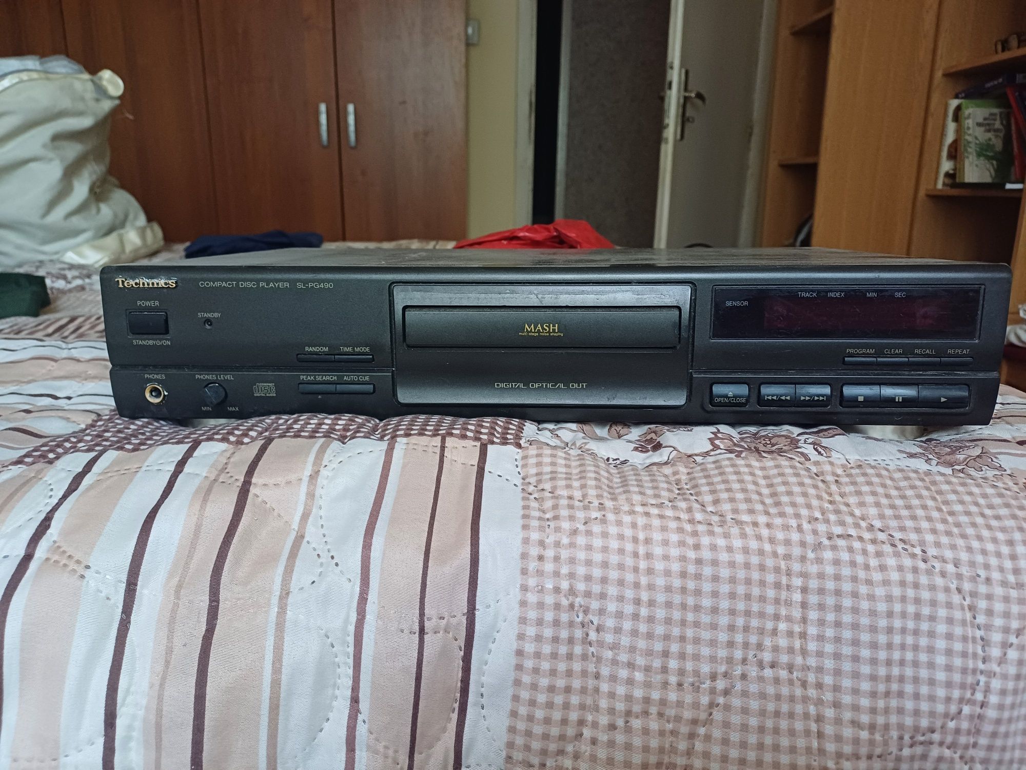 Techniks Cd player професионал ретро работещ