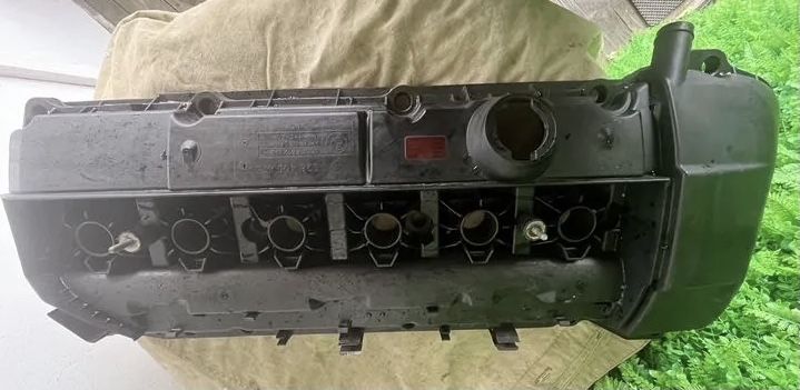 Клапанная крышка M54