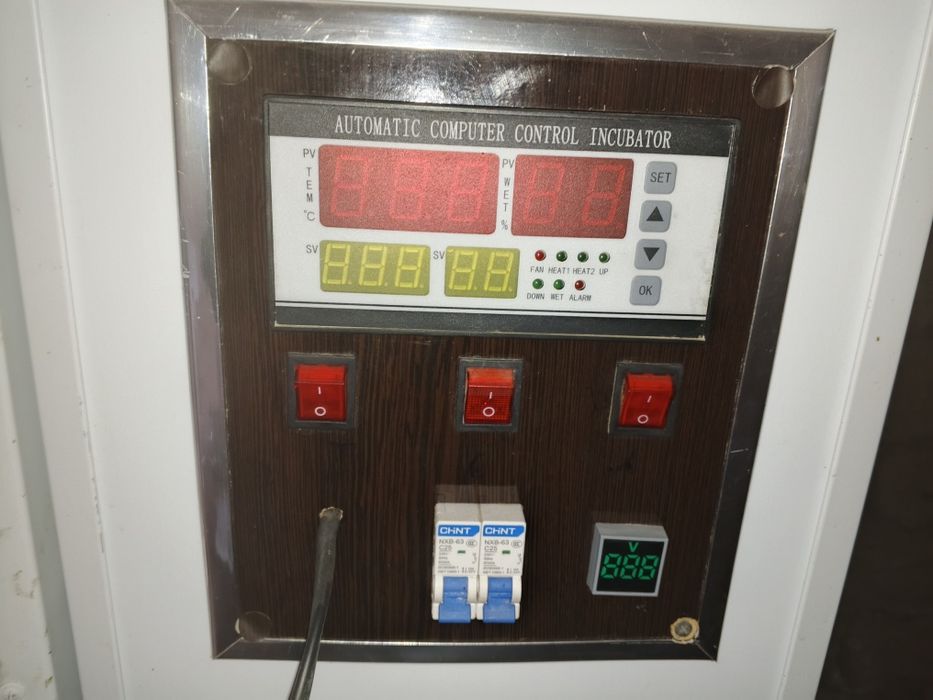 Inkubator operativi 1056 talik