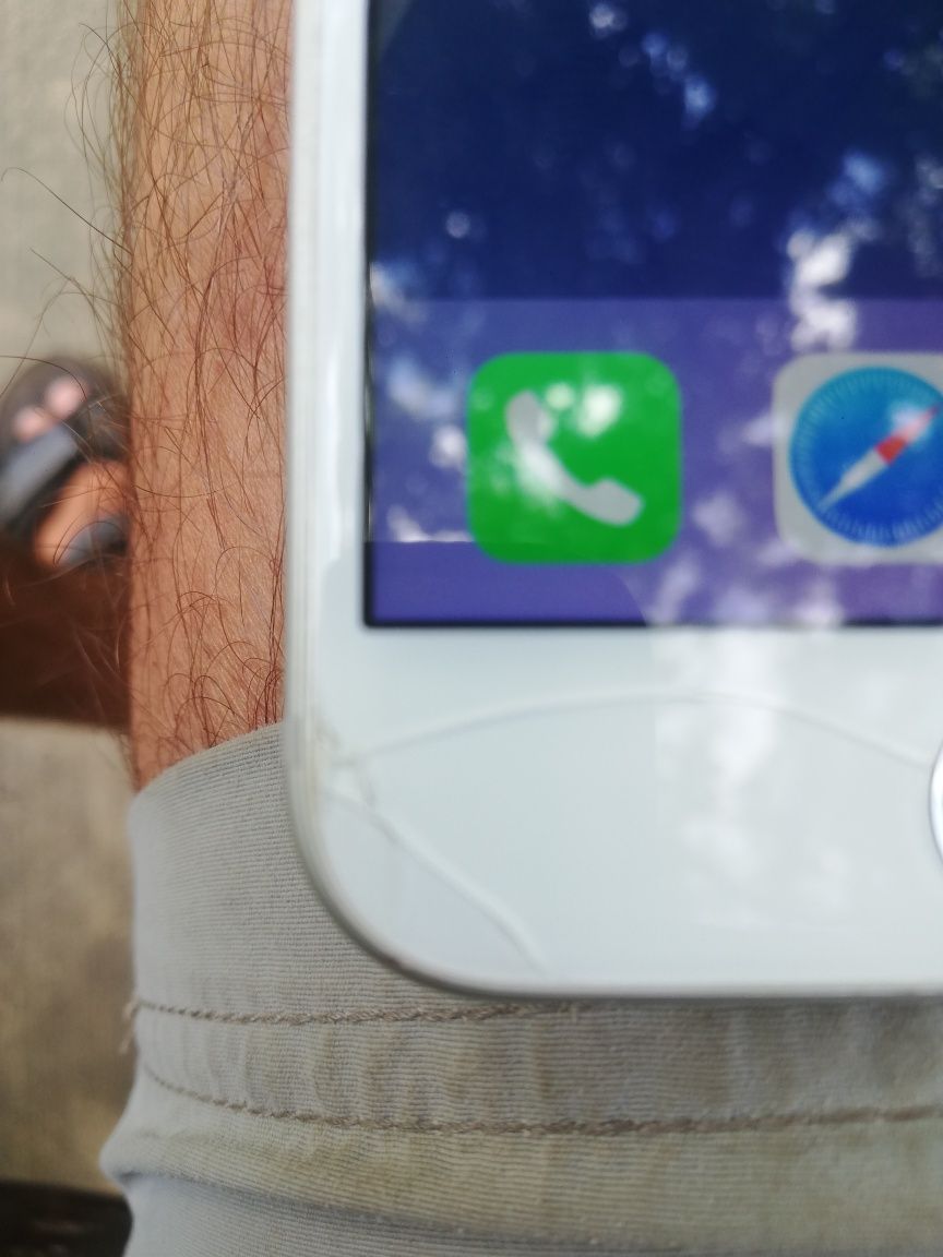 IPhone  6 S.                  .