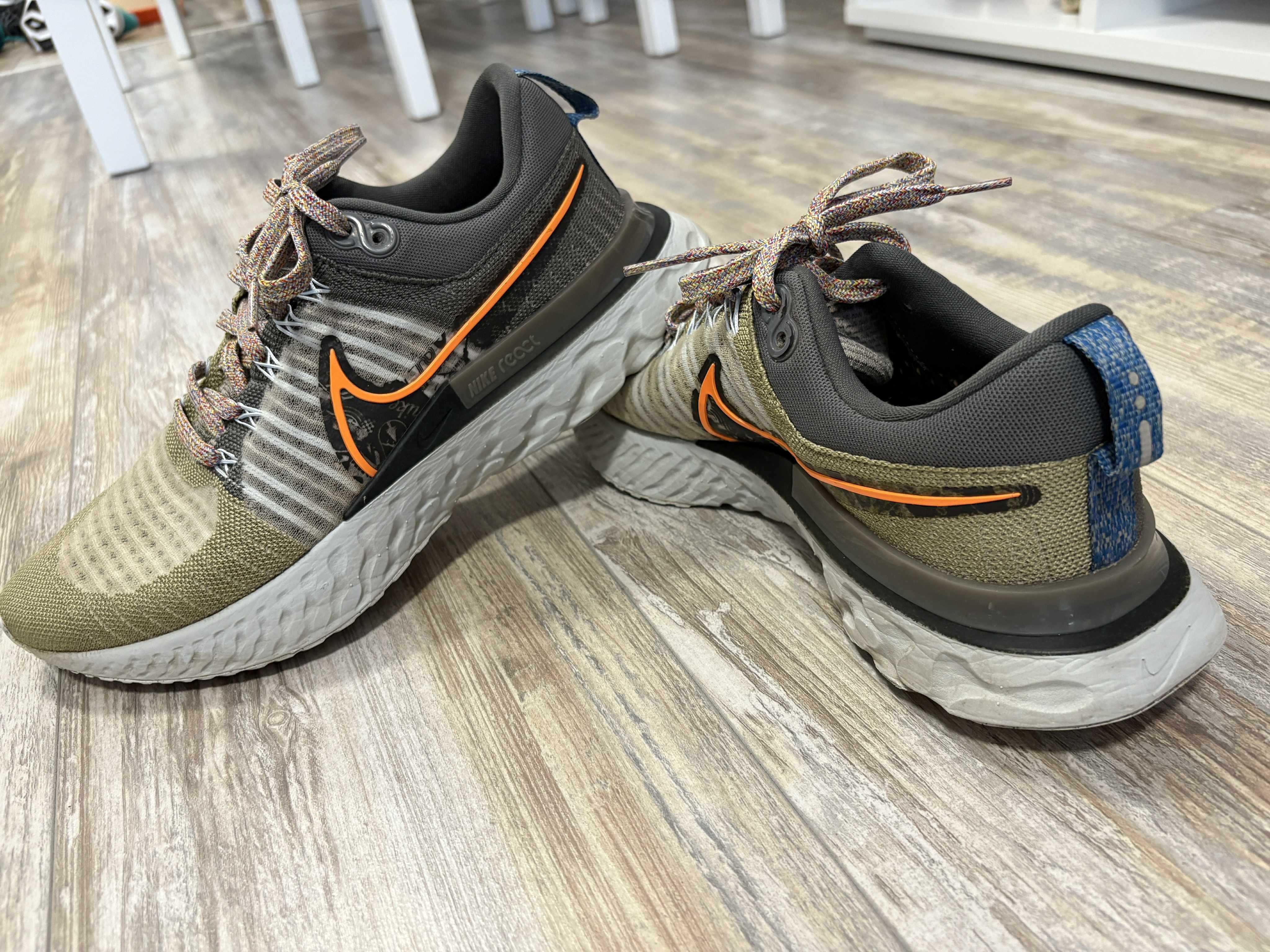 Nike React Infinity Run Flyknit 2 Маратонки за Бягане Номер 42.5