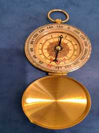 Луксозен позлатен компас за ценители