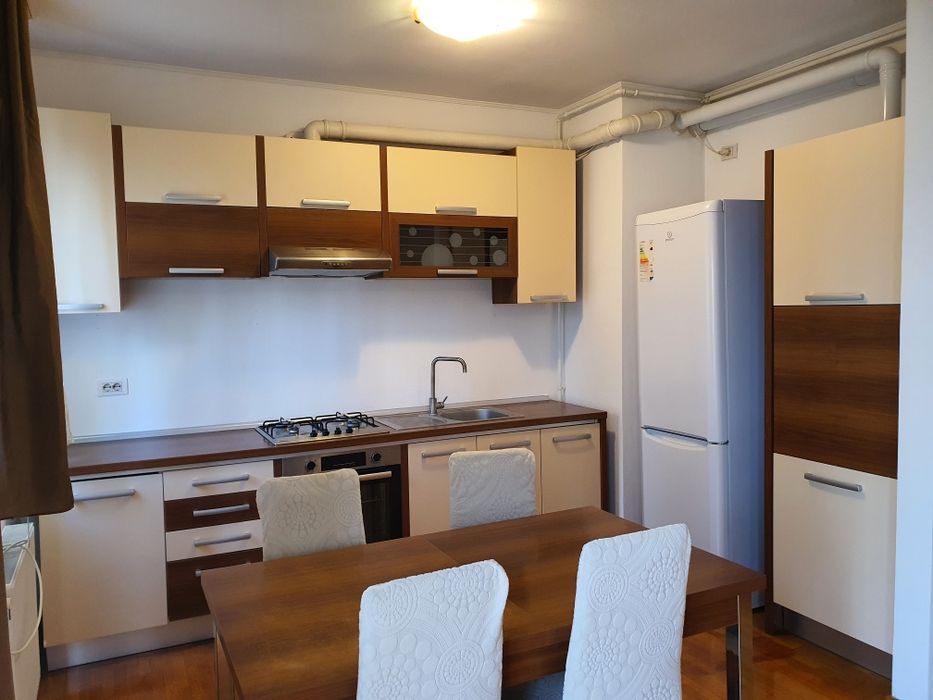 Apartament de închiriat