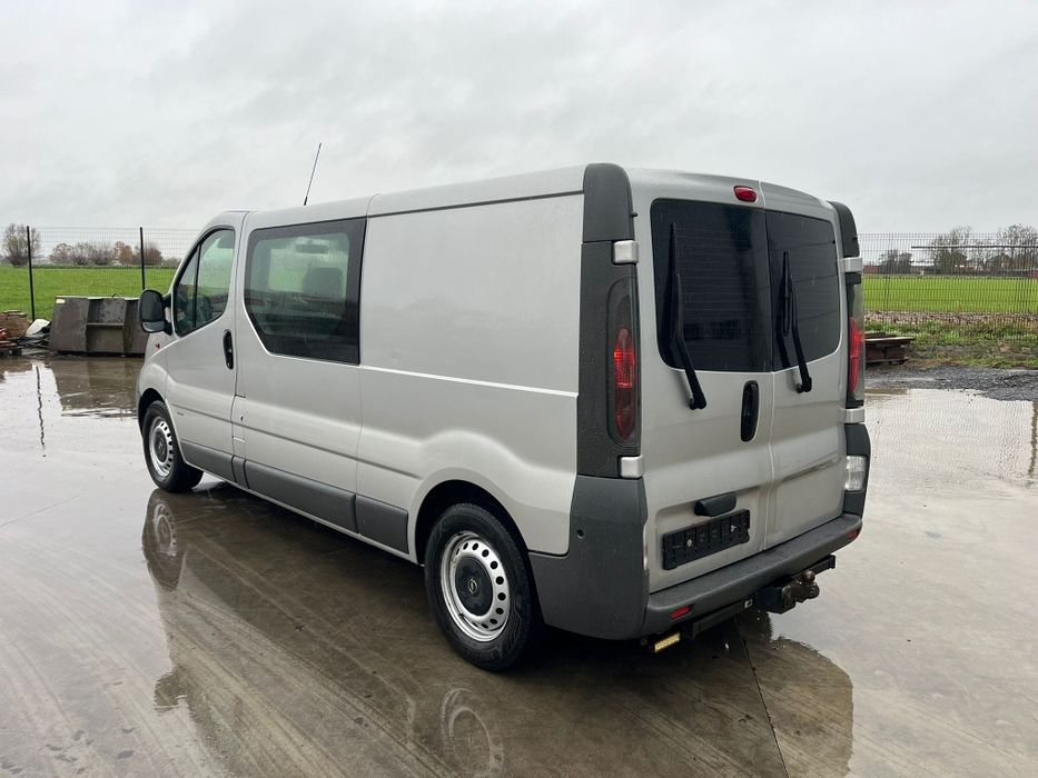 Opel Vivaro Maxi 2004 2.5