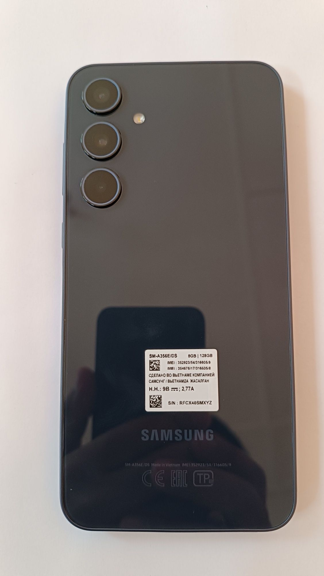 Samsung a35 8/128gb yangi  1 yil kafolat