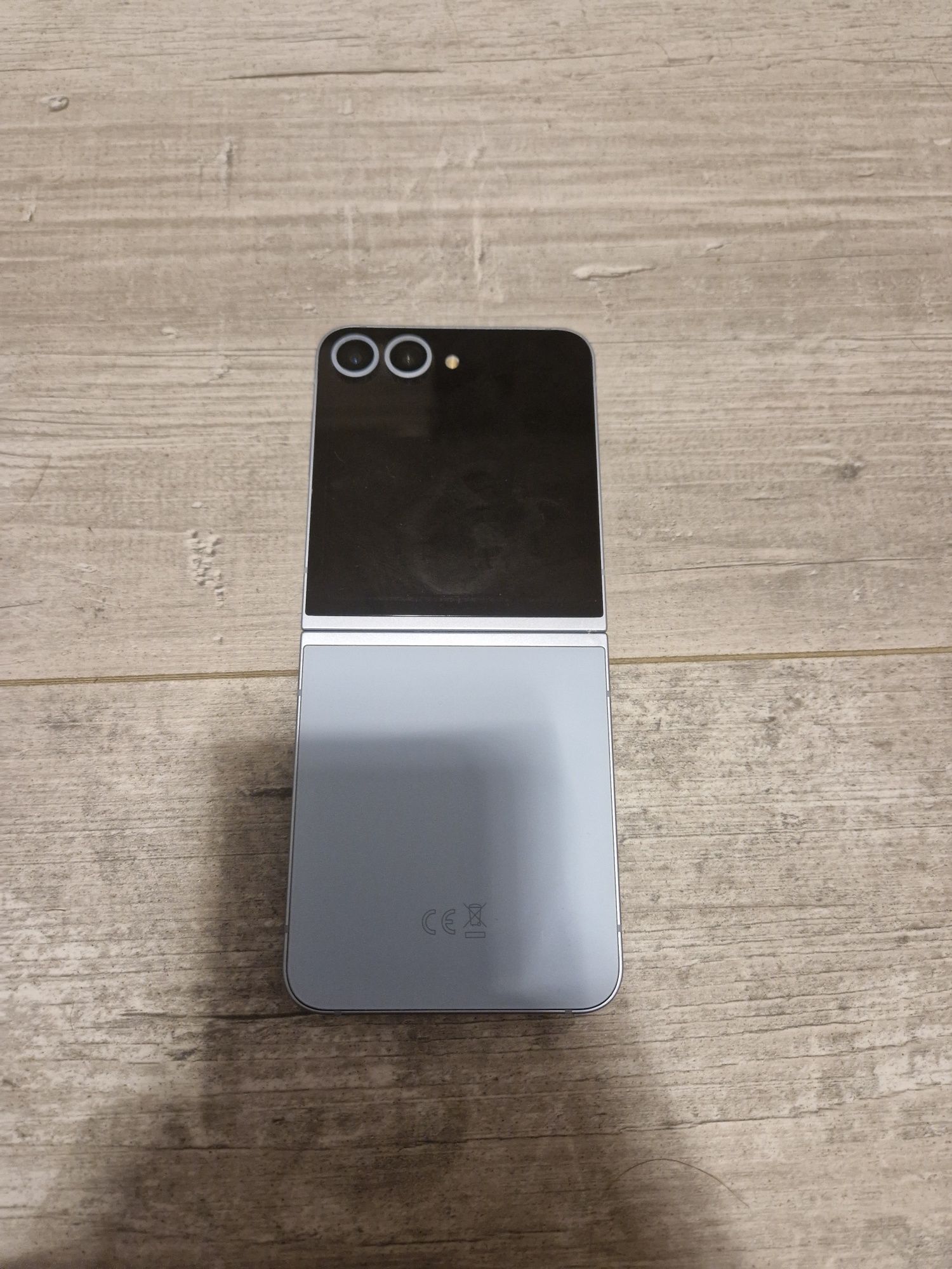 Samsung Galaxy Flip6