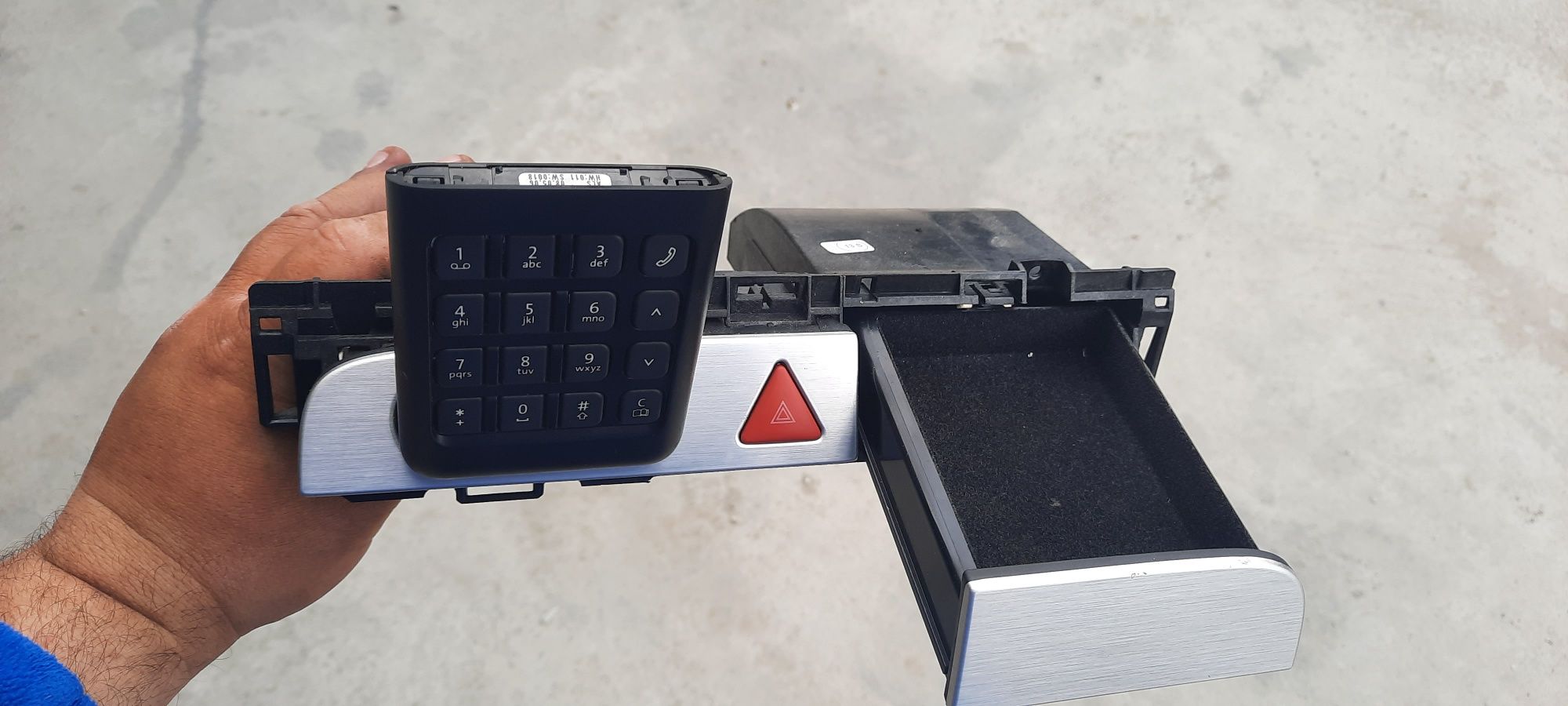 Sertar bord passat b6 cu tastatura telefon