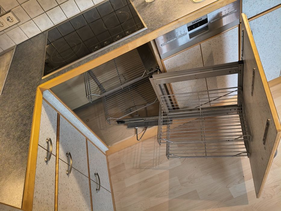 Mobila de bucatarie cu electrocasnice de marca