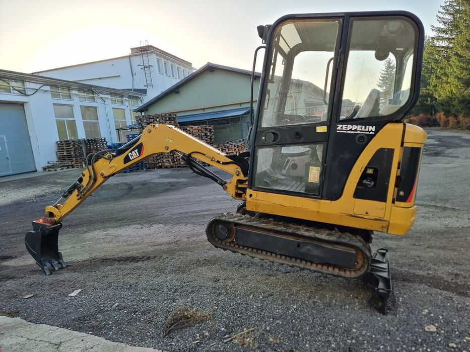 Miniexcavator CAT 301.8C (14800 e + TVA)
