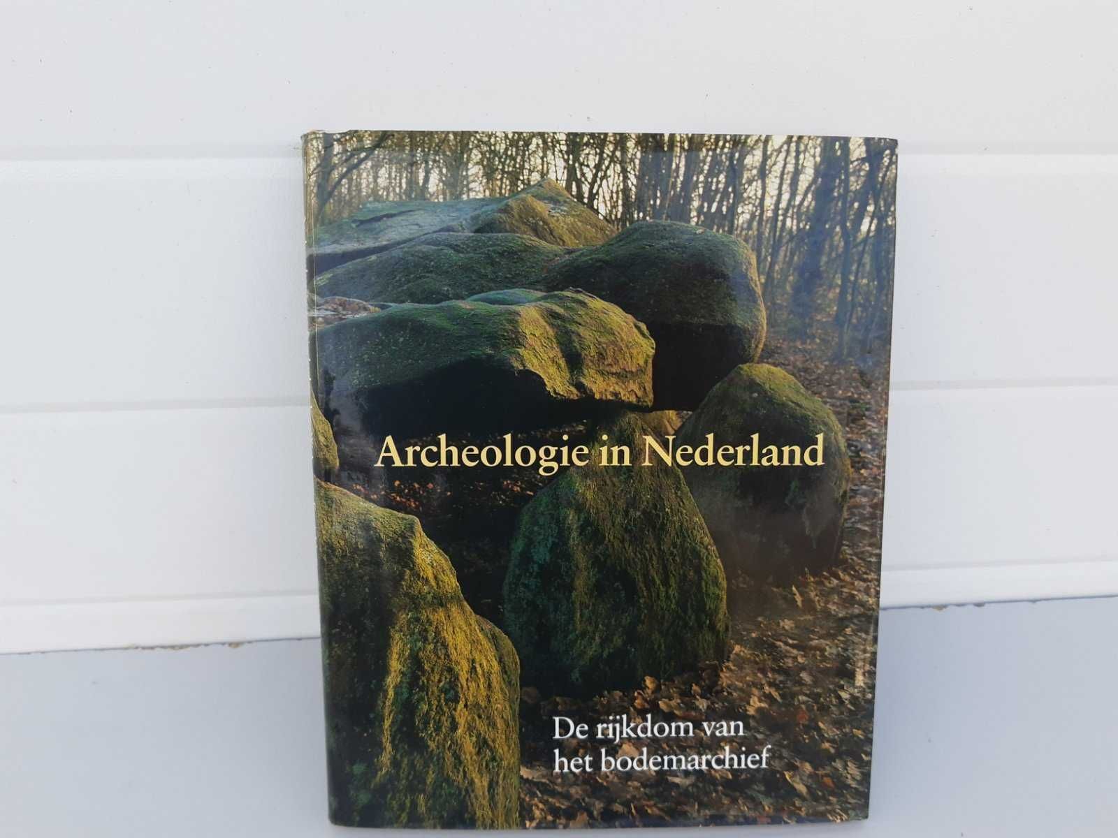 Голям ретро Илюстрован албум за археологията в Холандия