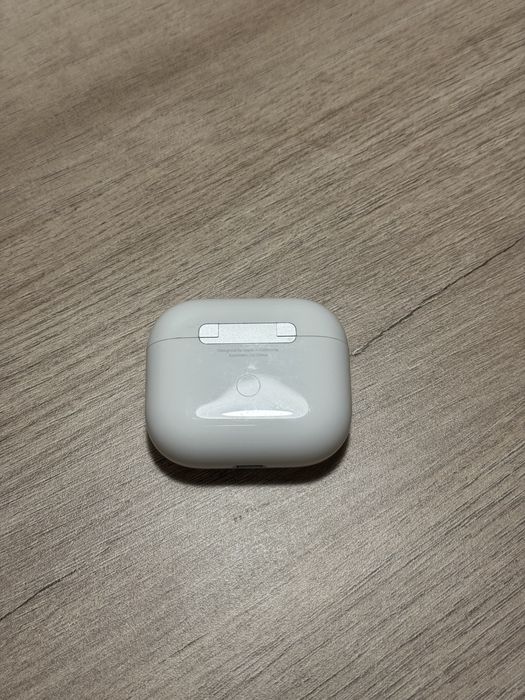 Airpods 3, кейс от наушников