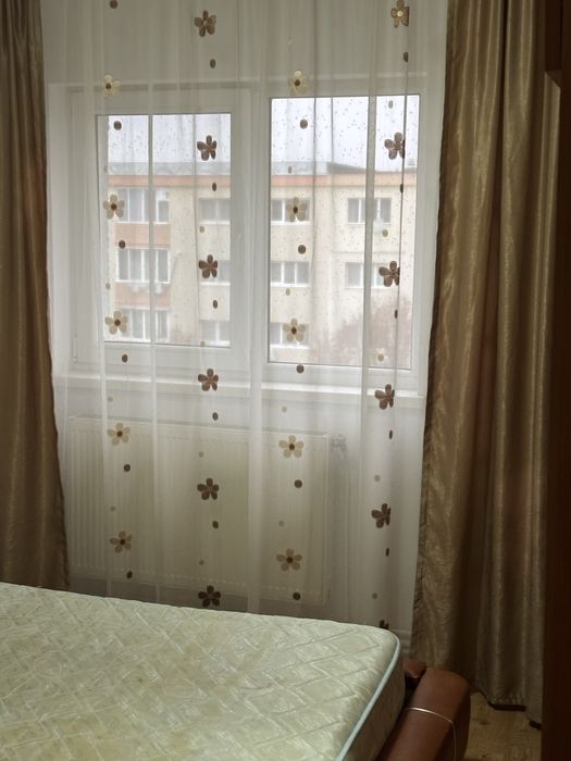 Inchiriez apartament