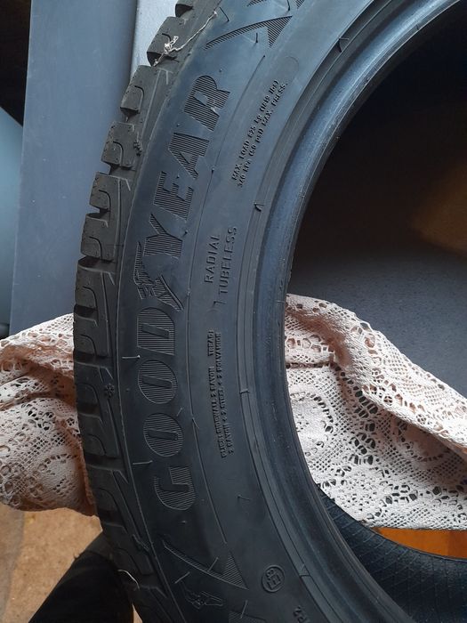 Anvelope iarnă 225 55 R17 Run-Flat 5buc.