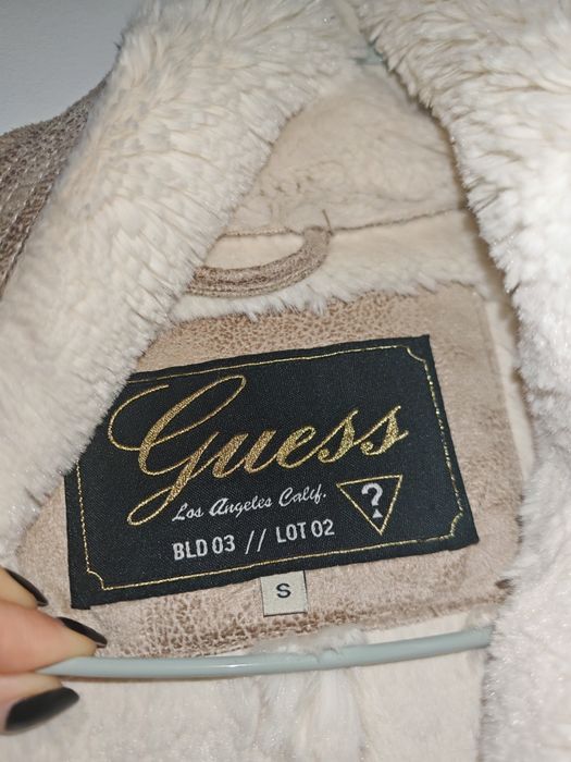 Jacheta imitatie blana Guess