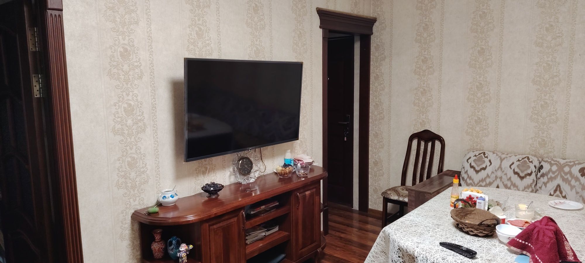 Юнус Абад 8 кв. 2/1/4. Продам или обмен на участок  Уч кахрамон