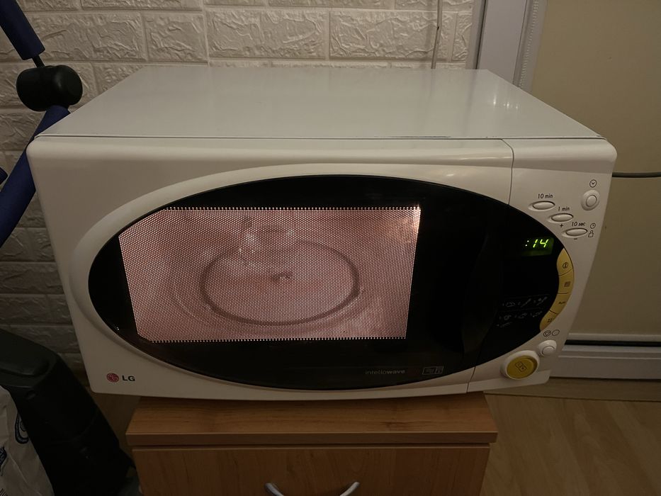 Микровълнова фурна LG