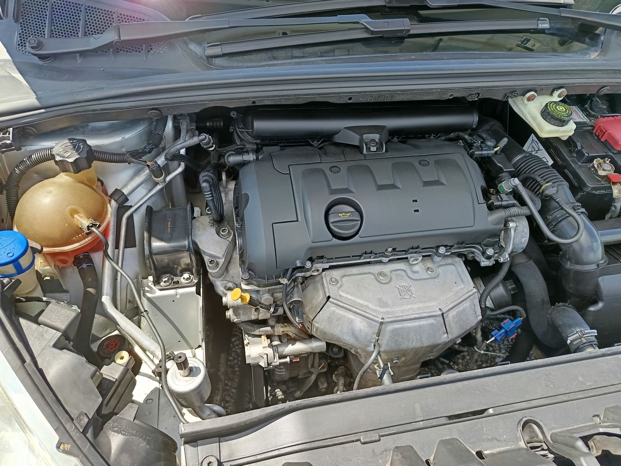Vând Peugeot 308 benzină