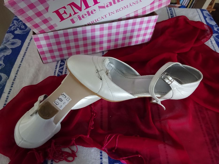 Pantofi ocazie piele naturală 36 + transport gratuit