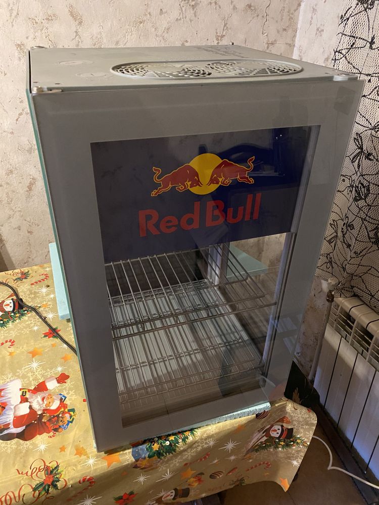 Витрина Red Bull малка