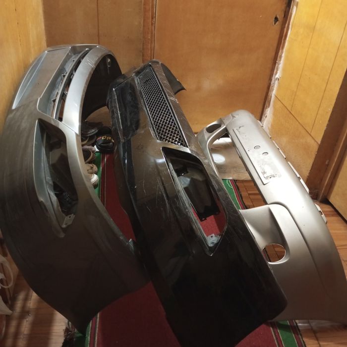 Автомобильные  бампера,нормальном состоянии