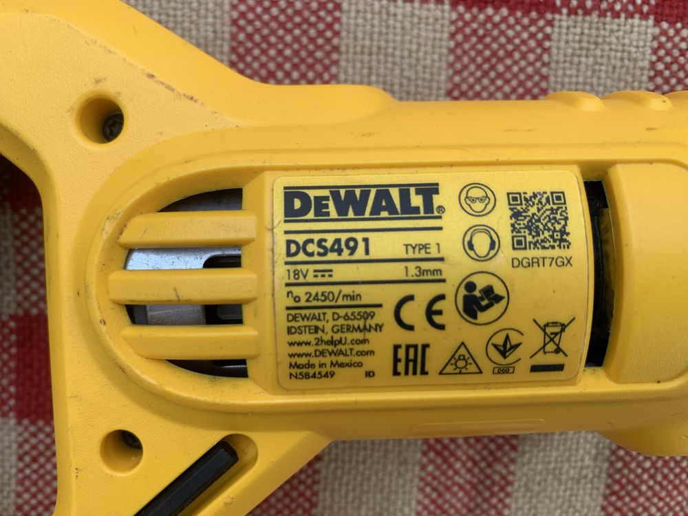 DeWALT DCS 491 /акумулаторна ножица за рязане на ламарина