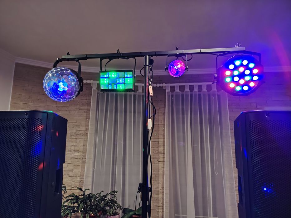 Boxe, mixer Behringer echipament DJ complet