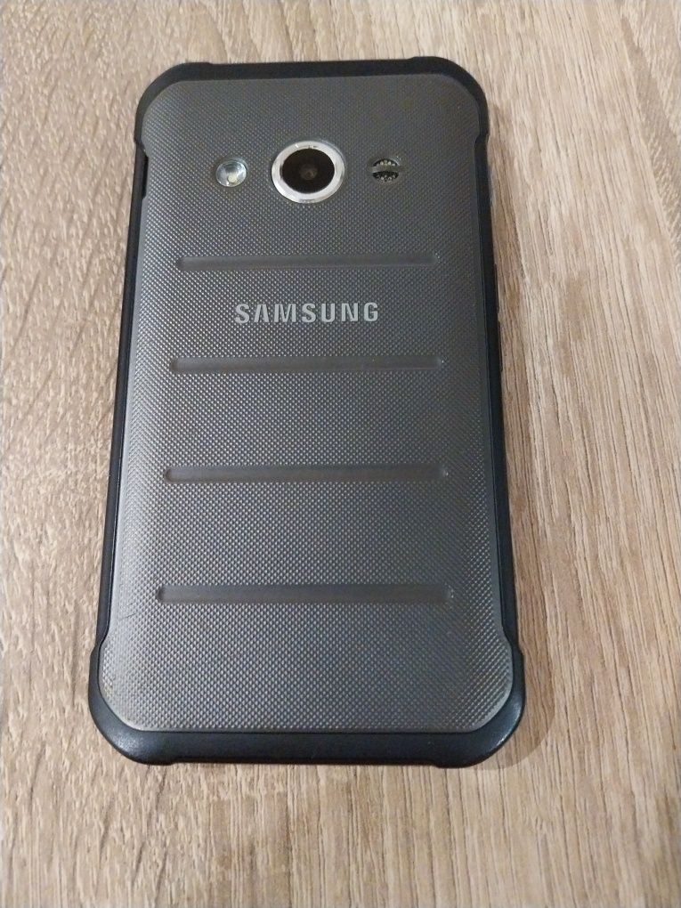 Мобилен телефон Samsung