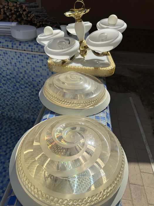 Lyustralar har xil turdagi