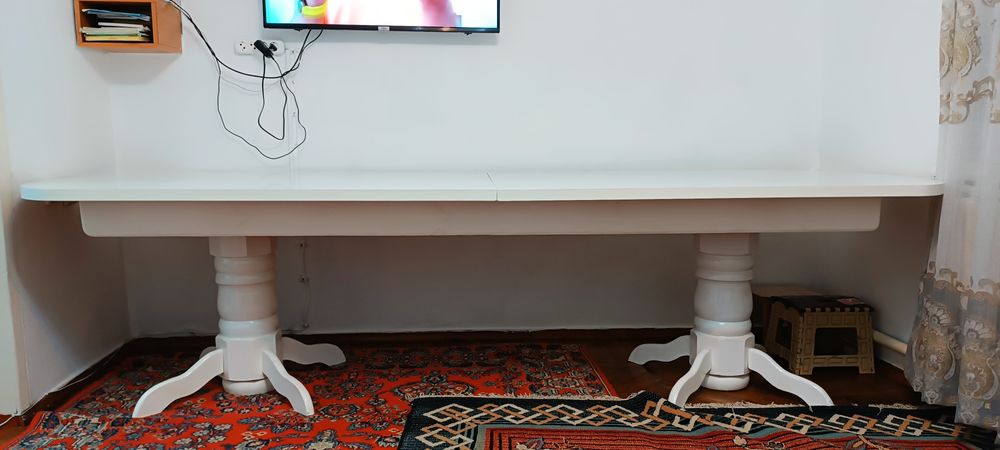 Үлкен үстел (жеке өзі 70 000), 12 орындығымен бірге (160 000тг)