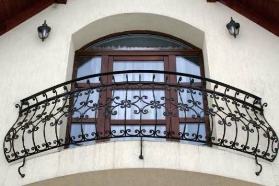 Fier forjat, balcoane balustrade, lucrate manual la forje si nicovala