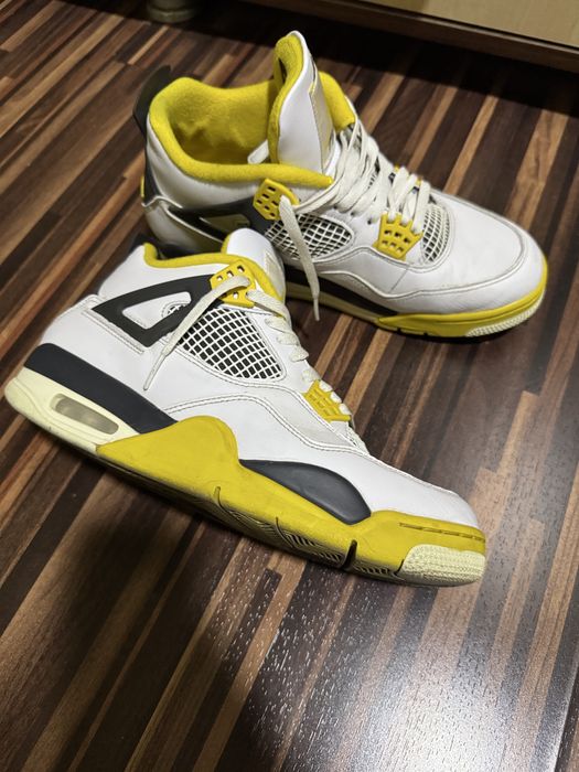 Air Jordan 4 suflur