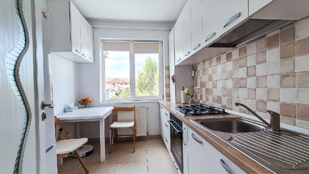 Vând apartament 2 camere gata de mutat – zonă centrală