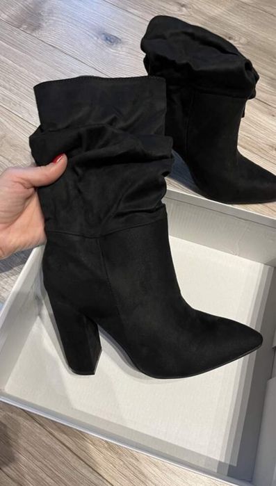 Боти черен велур