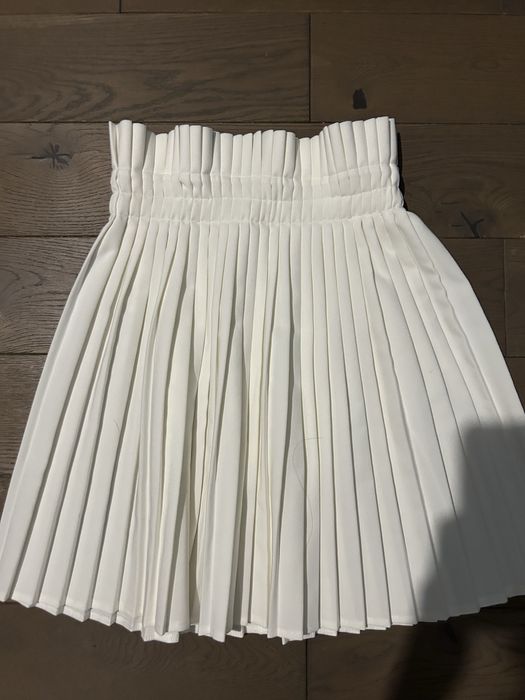 Юбка белая S плесированная