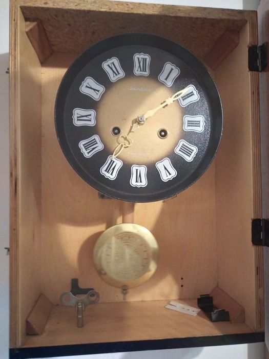 Ceas cu pendul Jantar 1980 export URSS nou stare perfecta functional