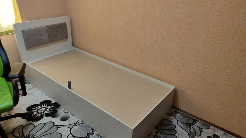 Продаётся  почти новая кровать, в отличном состоянии