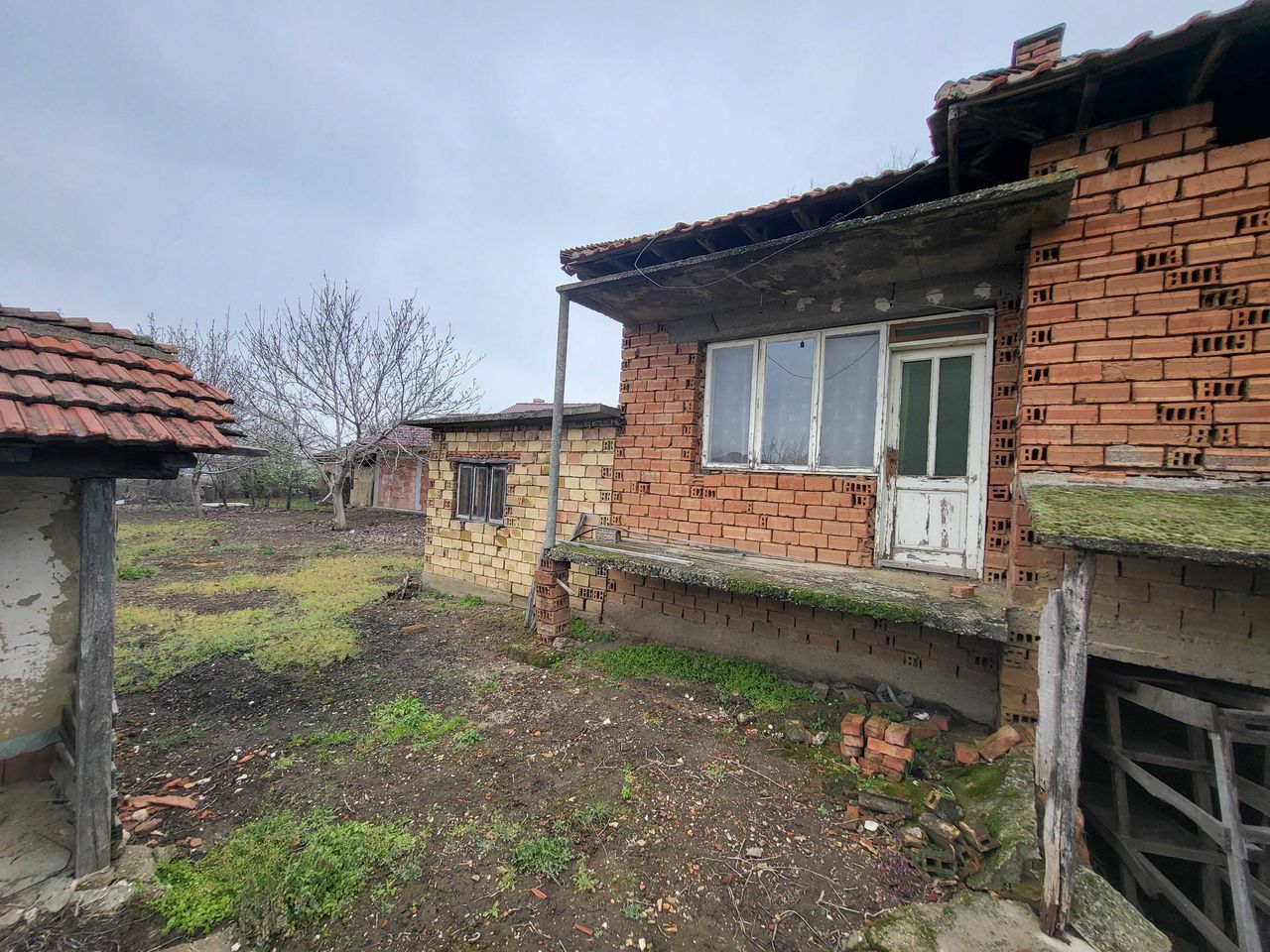 Продава се Къща в с. Айдемир, Област Силистра - 62 кв.м за 494 €/кв.м - Снимка #2