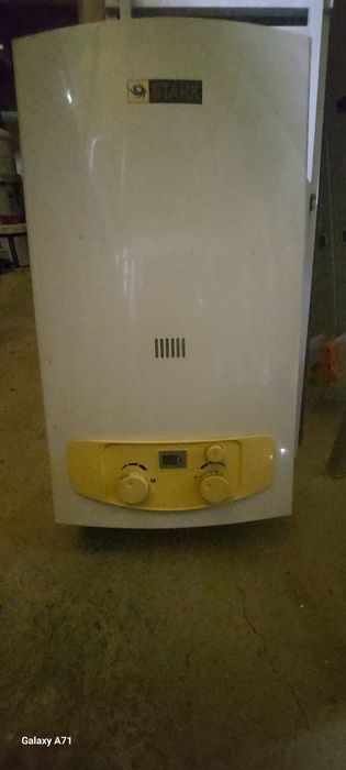 Газовая колонка Stark.