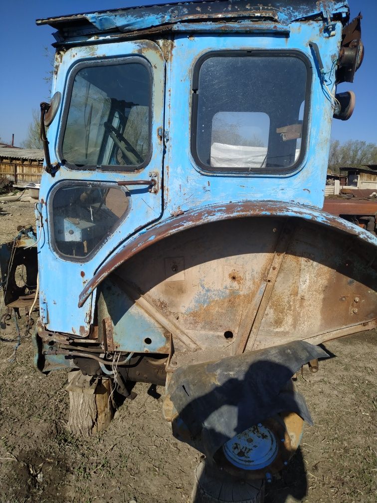 Трактор т-40 в разобранном состоянии