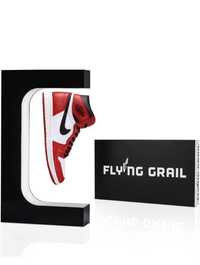 Flying Grail Shoe Display Левитираща стойка за обувки