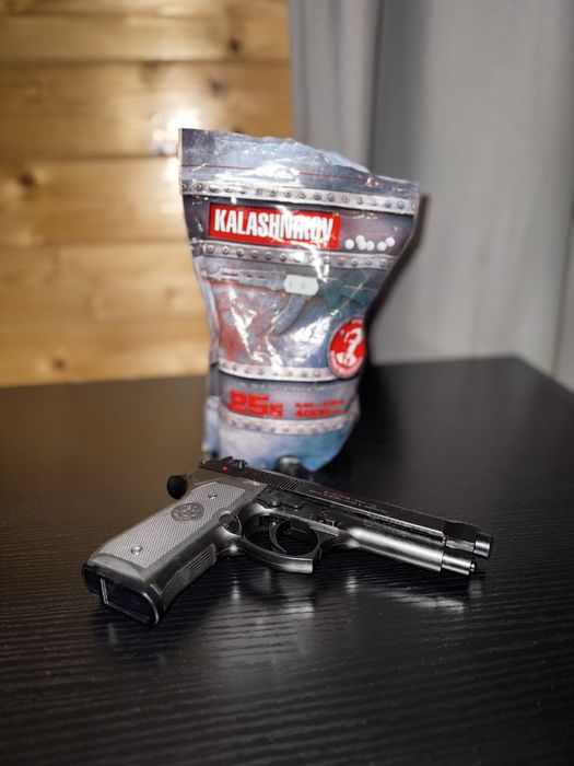 Pistol Airsoft Beretta M9