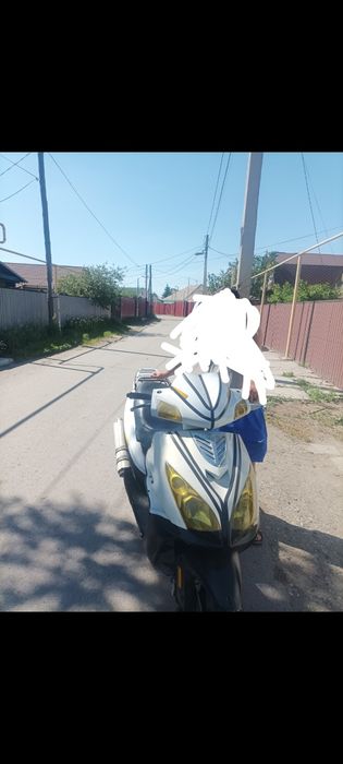 Продам скутер БОЛЬШОЙ 150 Куб
