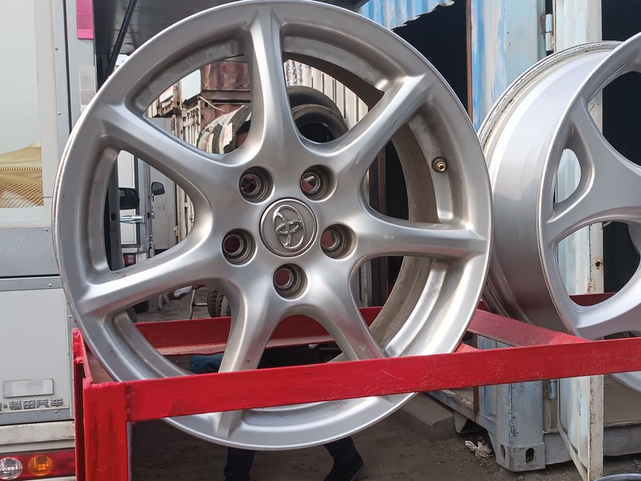 R-17 оригинал диск 5*114,3 Тойота сиенна,Естима камри и т д