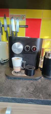 Aparat cafea Espressor Nespresso Expert & Milk