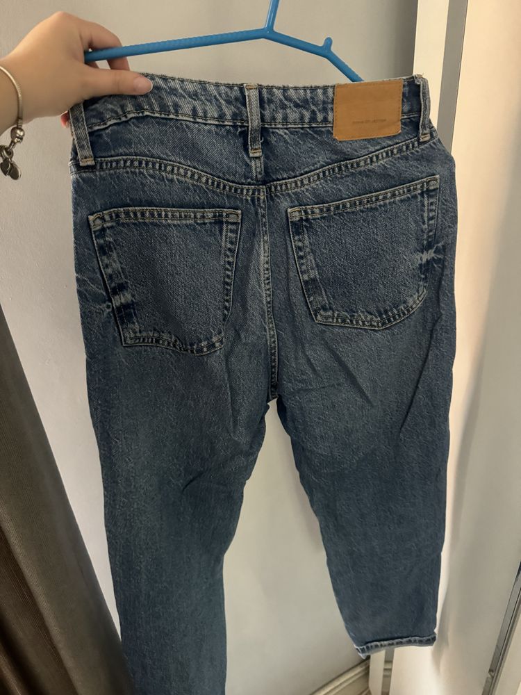 Дънки на Zara, Bershka