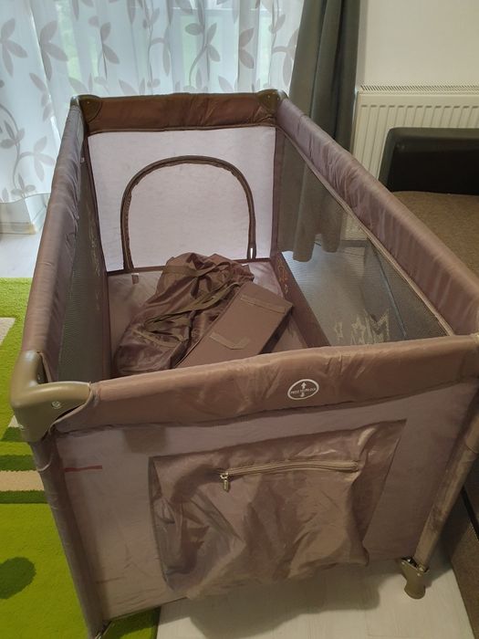 Patut pliabil bebe cu saltea si cearcaf