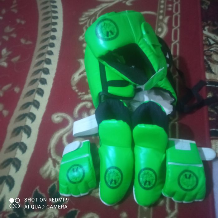 Сотилади   адидас