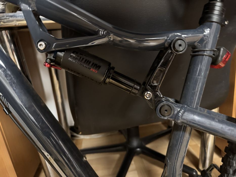 Rockrider am50s cu suspensie RockShox