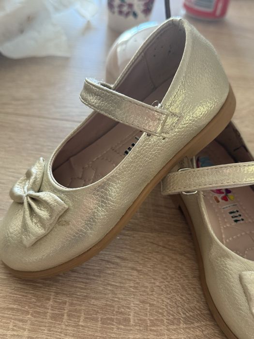 Дески обувки -черни/златни 24 номер