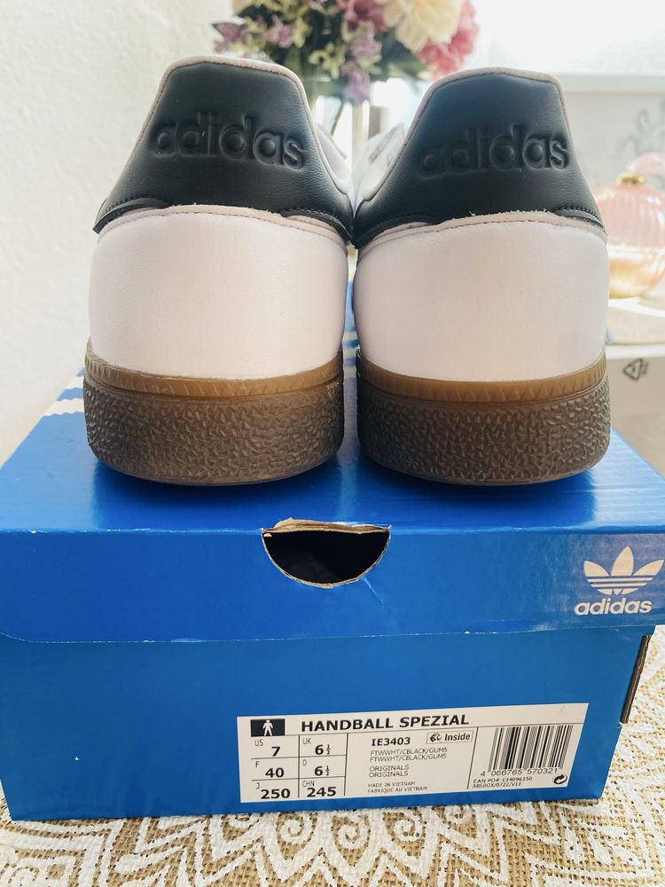 Маратонки adidas hanball  spezial